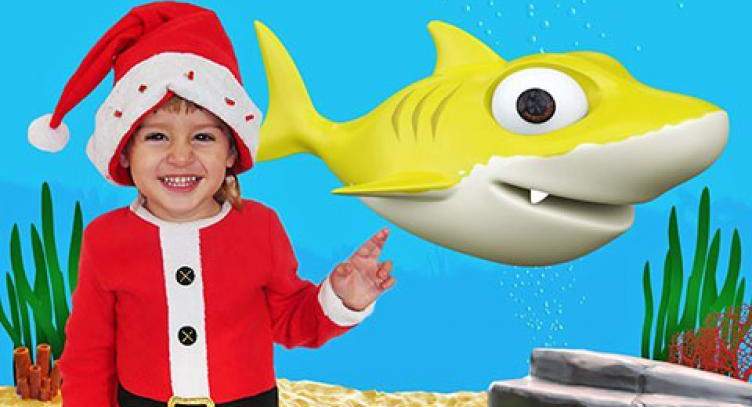 Baby Shark Christmas Edition – The sharks dance with Santa